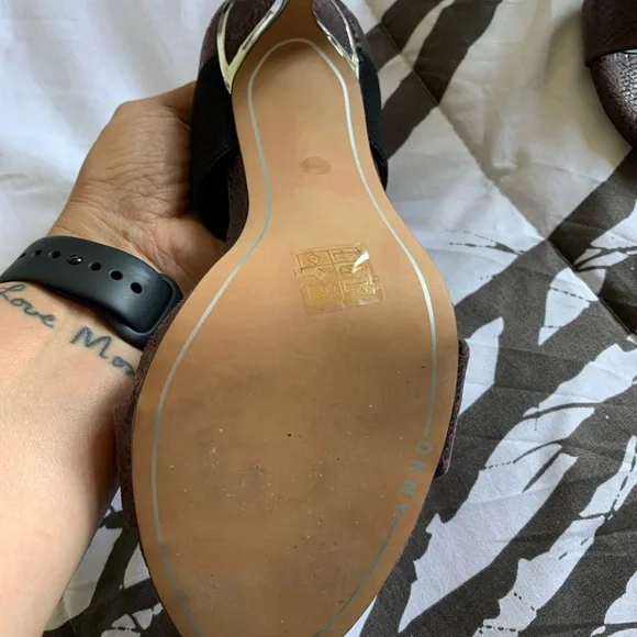 DKNY purple and black heels - Picture 4 of 5